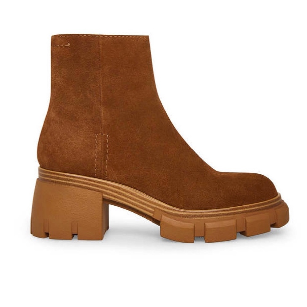 Steve Madden women suede bootie. 9.5 tan leather.